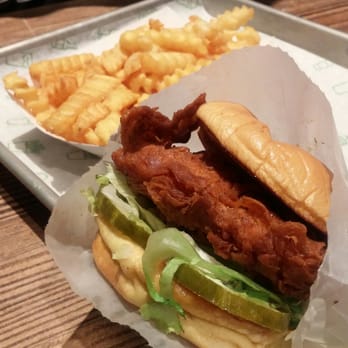 Shake Shack 479 Route 17 South - Paramus - Yummy chicken sandwich - Burgers Near Me - Paramus, New Jersey