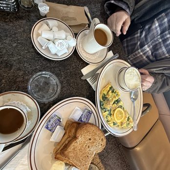 Blue Bay Diner - Diners Near Me - Oakland Gardens, New York