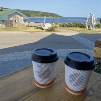 Pains d'Exclamation - two coffee cups on a table - Bakeries Near Me - La Malbaie, Quebec Pains d'Exclamation - two coffee cups on a table - Bakeries Near Me - La Malbaie, Quebec