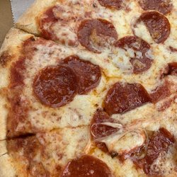 Doli’s NY Pizza Pasta & Bakery - Pepperoni Pizza!