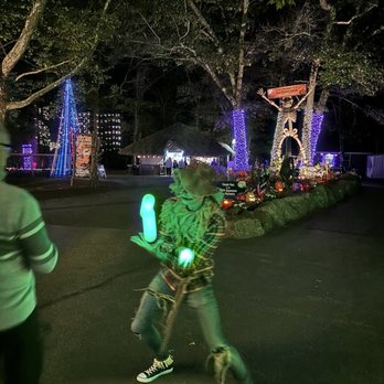 Southwick's Zoo - Halloween juggler. Open pathways and lots of foliage - Amusement Parks Near Me - Mendon, Massachusetts