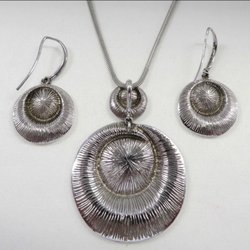 Sarah's Vintage & Estate Jewelry - Jorge Revillo disc