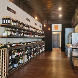 First Mountain Tasting Room