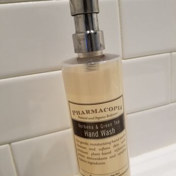 Beck's Motor Lodge - Pharmacopia brand they use for the soaps and shampoos/conditioners. Smells nice and is light. I think it's natural and/or organic too - Hotels Near Me - San Francisco, California Beck's Motor Lodge - Pharmacopia brand they use for the soaps and shampoos/conditioners. Smells nice and is light. I think it's natural and/or organic too - Hotels Near Me - San Francisco, California
