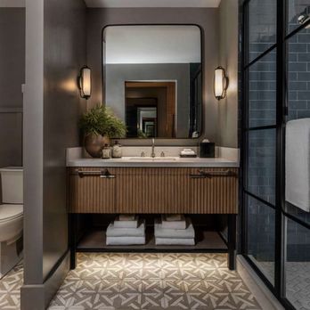 Thompson Savannah - Bathroom - Hotels Near Me - Savannah, Georgia Thompson Savannah - Bathroom - Hotels Near Me - Savannah, Georgia