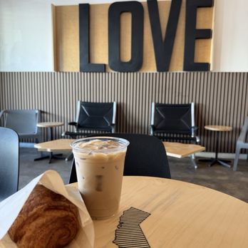 Love Coffee Bar - Coffee & Tea Near Me - Santa Monica, California