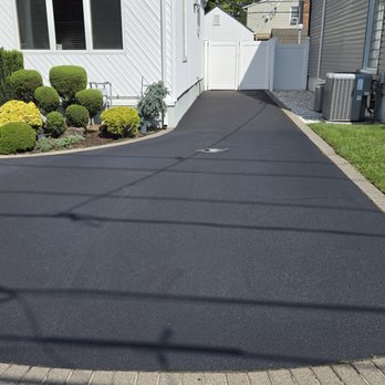 Blacktop Unlimited - I was told that the two shades of black would blend or fade. Neither happened after a couple of weeks. - Masonry/Concrete Near Me - Wantagh, New York Blacktop Unlimited - I was told that the two shades of black would blend or fade. Neither happened after a couple of weeks. - Masonry/Concrete Near Me - Wantagh, New York