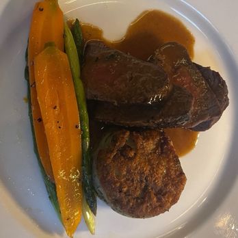 Criollo Restaurant - Entreé:  Beef Tenderloin w/ herb scalloped potatoes & vegetables. - New American Near Me - New Orleans, Louisiana