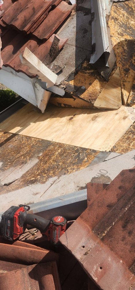 Slide of Paradise Roofing Services