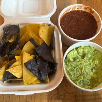 Rabbit Taco - Crispy Chips with Salsa and guacamole - Mexican Near Me - Tysons, Virginia