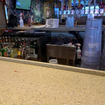 Applebee's Grill + Bar - Bar area is disgusting - American Near Me - Farmingdale, New York