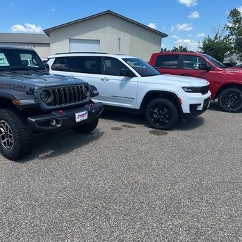 Maday Motors Jeep - Car Dealers Near Me - New Ulm, Minnesota Maday Motors Jeep - Car Dealers Near Me - New Ulm, Minnesota