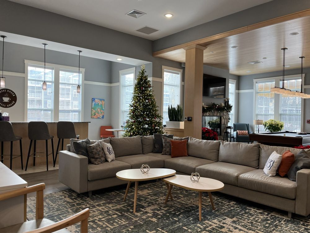 GILBERT CROSSING Updated August 2024 41 Photos 3 Gilbert Dr