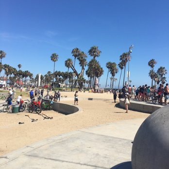 Venice Beach Boardwalk - Beaches Near Me - Venice, California Venice Beach Boardwalk - Beaches Near Me - Venice, California