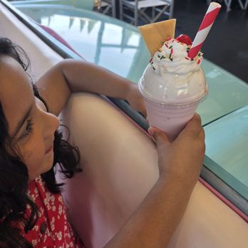 Frisco's Carhops - Kid's Strawberry Milkshake - American Near Me - Whittier, California