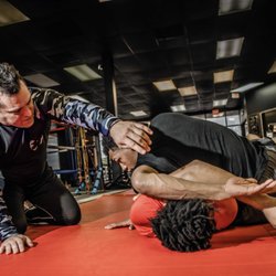 To The Top Boxing Club - Jiu Jitsu w/ Coach Carlo