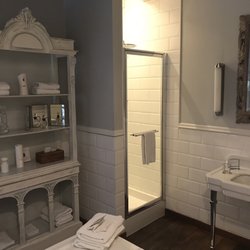 Number 11 - Suite shower