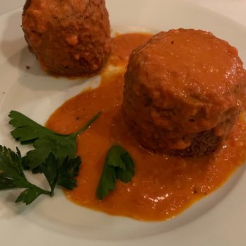 Robke’s - Capellini cakes - American Near Me - Northport, New York Robke’s - Capellini cakes - American Near Me - Northport, New York