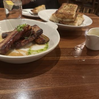 Michael Jordan's Steak House - Chicago - Garlic Bread - Steakhouses Near Me - Chicago, Illinois Michael Jordan's Steak House - Chicago - Garlic Bread - Steakhouses Near Me - Chicago, Illinois