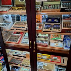 Red River Tobacco - Humidor #1