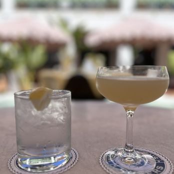 Palihouse Santa Barbara - Vodka Tonic and a Bees Nees. - Hotels Near Me - Santa Barbara, California