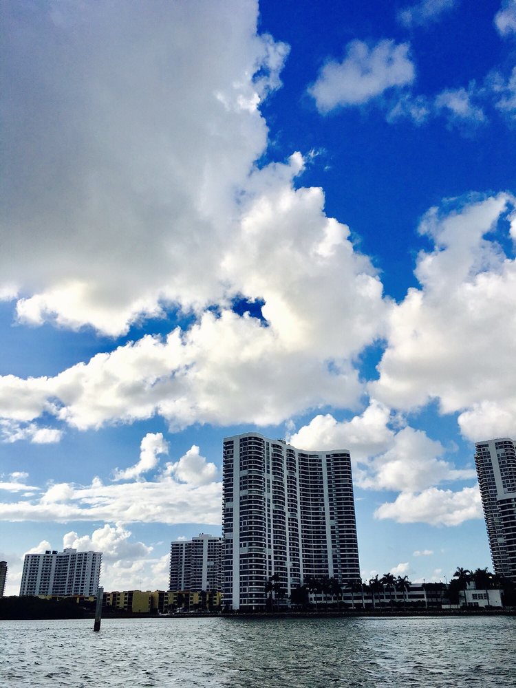 MYSTIC POINTE TOWER 500 Updated June 2024 3530 Mystic Pointe Dr