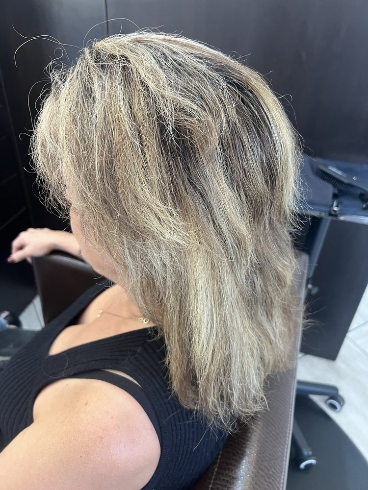 Heads Up Hair Designs Logo