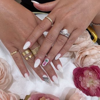 Le Petit Salon - Nail Salons Near Me - Tustin, California Le Petit Salon - Nail Salons Near Me - Tustin, California