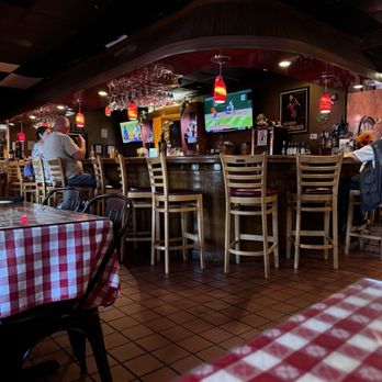 Amici's Italian Bistro - bar area - Italian Near Me - North Charleston, South Carolina Amici's Italian Bistro - bar area - Italian Near Me - North Charleston, South Carolina
