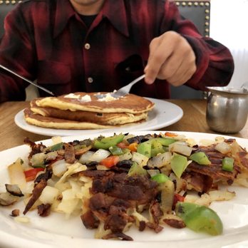 Jongewaard's Bake n Broil - Side of Seasoned Hashbrowns - American Near Me - Long Beach, California
