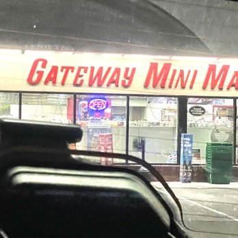 Gateway Mini Mart - the front of the store - Grocery Near Me - Gettysburg, Pennsylvania