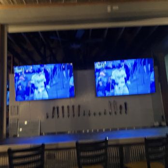 Versailles Brewing - Several tv's outdoor - Brewpubs Near Me - Versailles, Kentucky