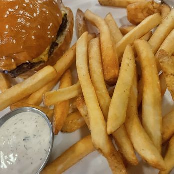 Chomp Kitchen and Drinks - American Near Me - Providence, Rhode Island