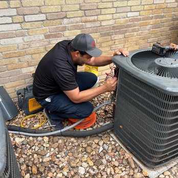 CG Service Pros - Our technician Eric providing excellent diagnostic and HVAC services. - Heating & Air Conditioning/HVAC Near Me - Austin, Texas CG Service Pros - Our technician Eric providing excellent diagnostic and HVAC services. - Heating & Air Conditioning/HVAC Near Me - Austin, Texas
