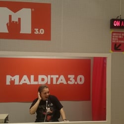 Palácio dos Correios - A melhor locutora da Rádio Fluminense FM (sqn)...rsrs