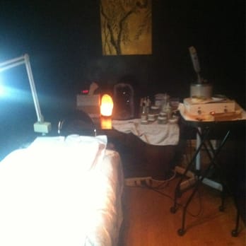Green Zen Organic Spa - Room, there is a gap between wall and ceiling so you can hear everything in the next room - Day Spas Near Me - New York, New York Green Zen Organic Spa - Room, there is a gap between wall and ceiling so you can hear everything in the next room - Day Spas Near Me - New York, New York