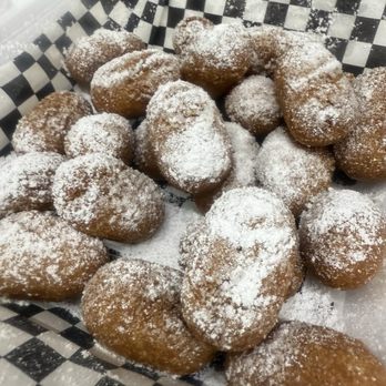 Gno's Make Me A Plate - Funnel Cake Dog Bites - Cheesesteaks Near Me - Cincinnati, Ohio