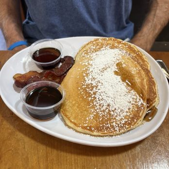 Ruby Slipper Orange Beach - Pancakes with bacon - Cafes Near Me - Orange Beach, Alabama