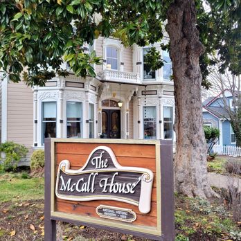 The McCall House - Hotels Near Me - Ashland, Oregon The McCall House - Hotels Near Me - Ashland, Oregon