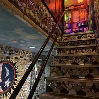Venice Cafe - Pubs Near Me - Saint Louis, Missouri