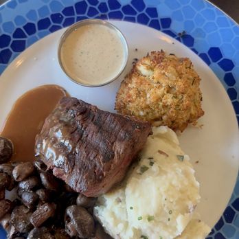 Ford's Fish Shack - Ashburn - Surf & Turf - Seafood Near Me - Ashburn, Virginia
