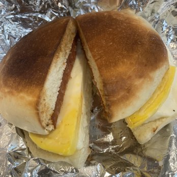 The Corner Table Cafe - Chorizo breakfast sandwich - Cafes Near Me - Nantucket, Massachusetts