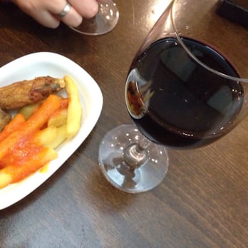 La Tasquita - Un Ribera del Duero - Dive Bars Near Me - Madrid, M