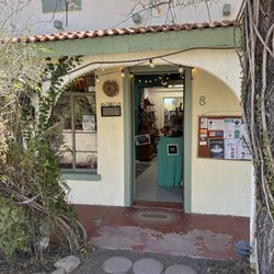 Homeward Books Collective - Entrance!