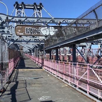 Williamsburg Bridge - Williamsburg Bridge - Landmarks & Historical Buildings Near Me