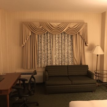 Hilton Chicago/Northbrook - Hotels Near Me - Northbrook, Illinois
