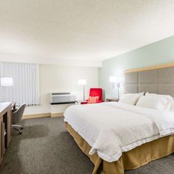 Hampton Inn Rochester - Guest room