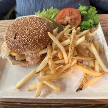 Pinecrest Diner - The Pinecrest burger - Diners Near Me - San Francisco, California