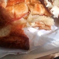 La Casa del Sandwich - Súper medialuna con jamón y queso