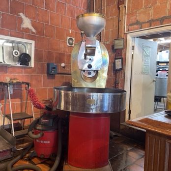 Santa Barbara Roasting Company - Antique roaster - Coffee Roasteries Near Me - Santa Barbara, California